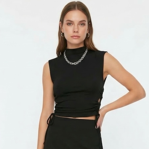 Urban Outfitters Tops - Seamless mock neck top